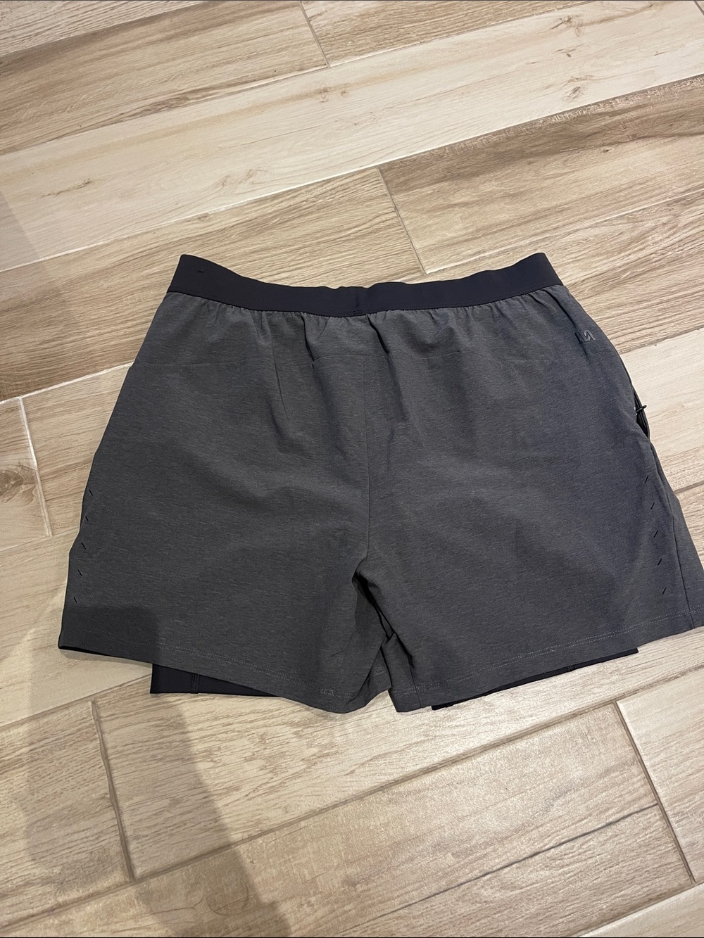 Men's Athletic Double-Layer Gray Shorts - Picture 7 of 8